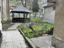 Търговски имот
